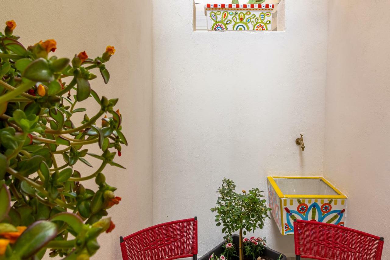 Guest Home Rose Giardini Naxos Esterno foto